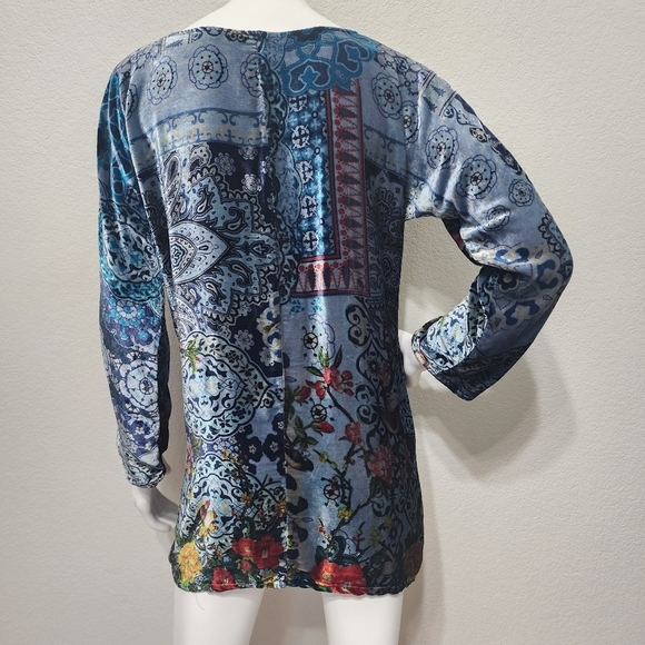 Johnny Was Velveteen Silk Floral Blue Top Size S - Picture 5 of 13